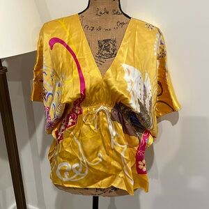 One size fits most satin like top